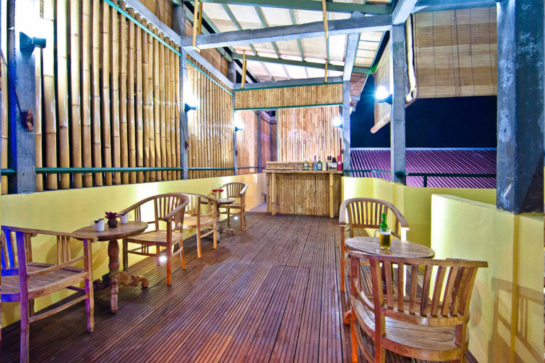 Kuta Ecostay - Semi open panorama roof top area